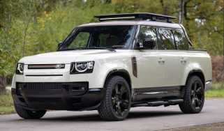 Land Rover Defender pick-up - front 3/4 white